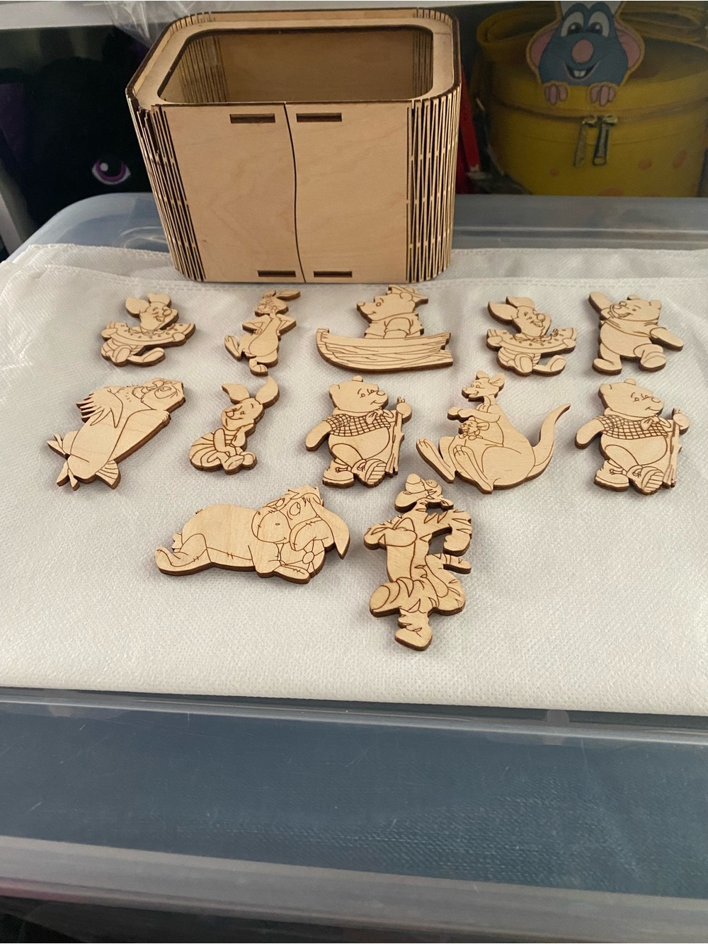 Wooden craft set Winnie the Pooh box 12 wooden figures